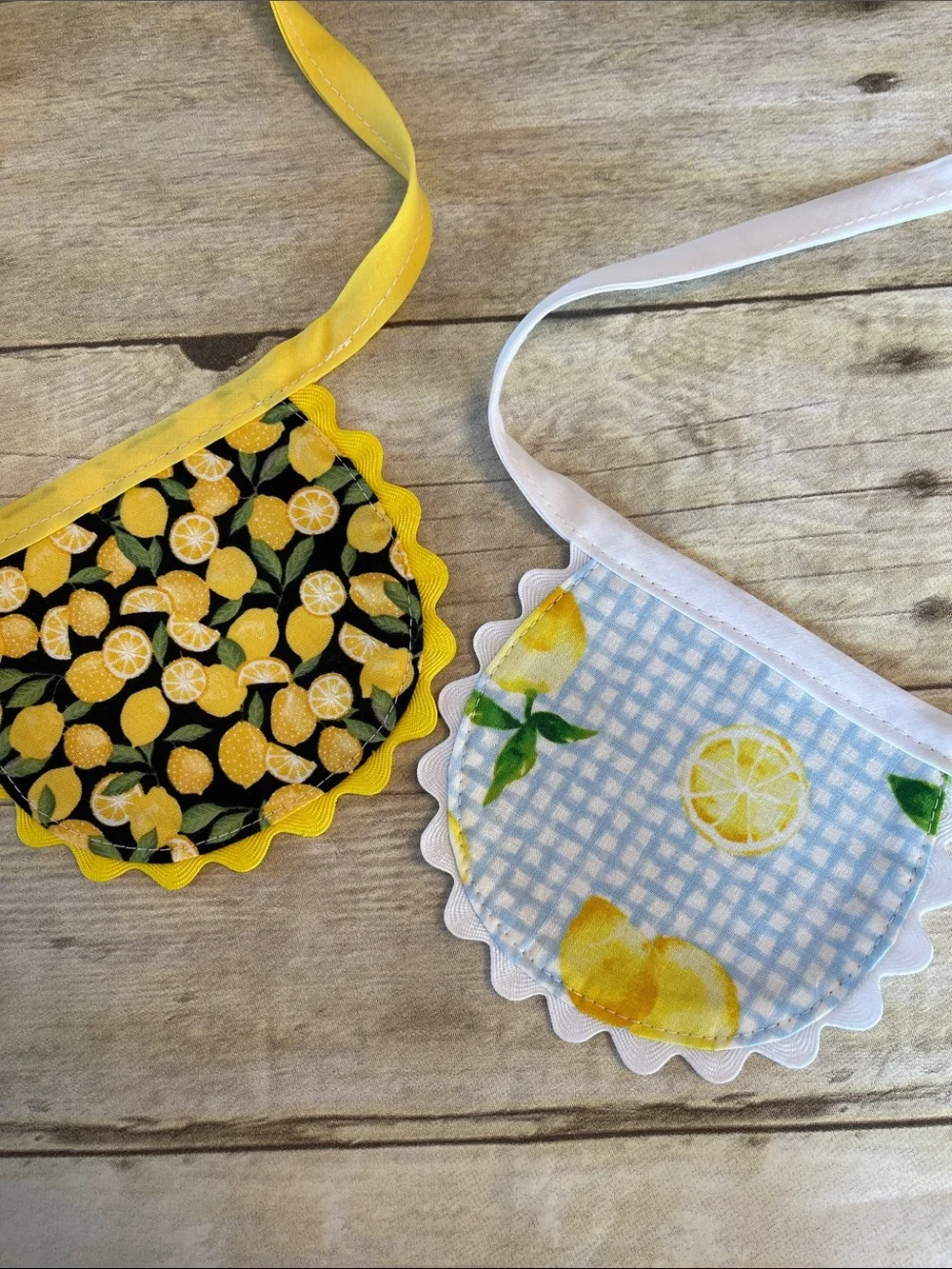 Set of 2 Reversible Aprons Dish Soap Bottle - Dawn Powerwash - Lemons